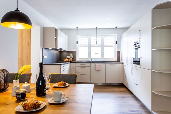 Fridge, oven, dishwasher