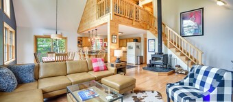 Rustic North Creek Getaway ~ 4 Mi to Gore Mtn!