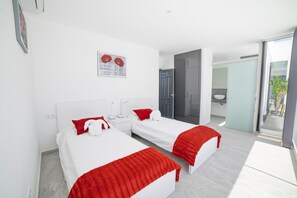3 chambres, fer et planche à repasser, Wi-Fi gratuit, draps fournis