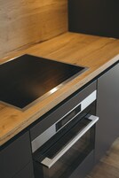 Tetera/pava eléctrica, mesa de comedor