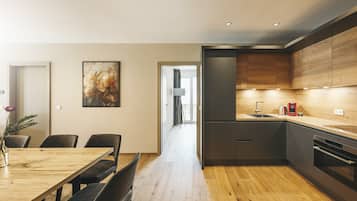 3 Bedroom Apartment with balcony/terrace | Eigene Küche | Wasserkocher, Esstisch