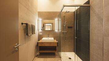 Shower, towels