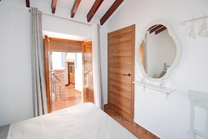 3 chambres, fer et planche à repasser, lit parapluie, Wi-Fi gratuit