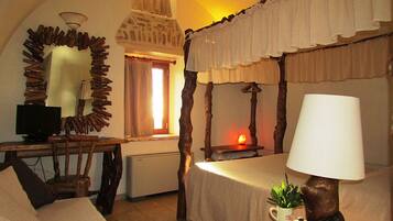 3 bedrooms, travel crib, free WiFi, bed sheets