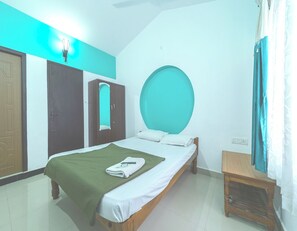 Standard Room | Desk, rollaway beds - KBS Sree Paradise Kodai (Kodaikanal)