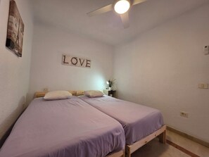 2 bedrooms, iron/ironing board, travel cot, free WiFi