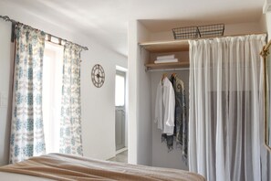 Apartment, Multiple Beds