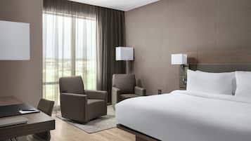 Schreibtisch, Bügeleisen/Bügelbrett, kostenlose Babybetten