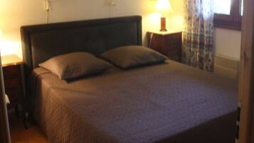 2 Schlafzimmer, Schreibtisch, Bügeleisen/Bügelbrett