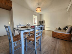 Dining - Bright apartment, mountain view - 4 guests (Samoëns)