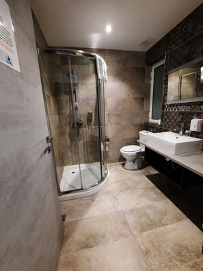 In-room safe, desk, laptop workspace, iron/ironing board - Shoreline Hotel (St. Julian's)