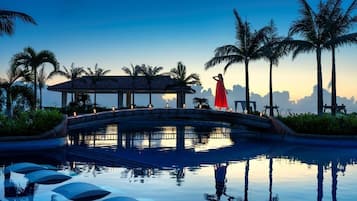 Indoor pool, seasonal outdoor pool