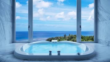 Separate bathtub and shower, deep-soaking bathtub, rainfall showerhead