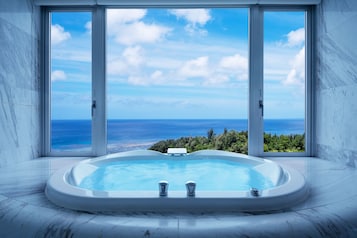 Separate bathtub and shower, deep-soaking bathtub, rainfall showerhead