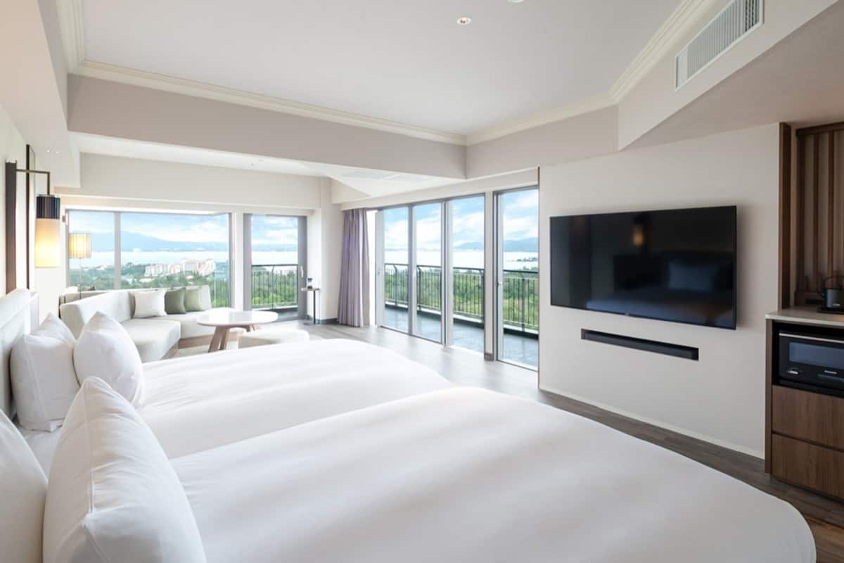 休閒客房, 非吸煙房, 轉角 (8-13F / 64.9 Sqm) | 房內夾萬、書桌、遮光窗簾/窗簾、免費 Wi-Fi