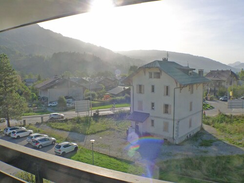 Charming duplex for 6 people with TV and parking in Samoëns.