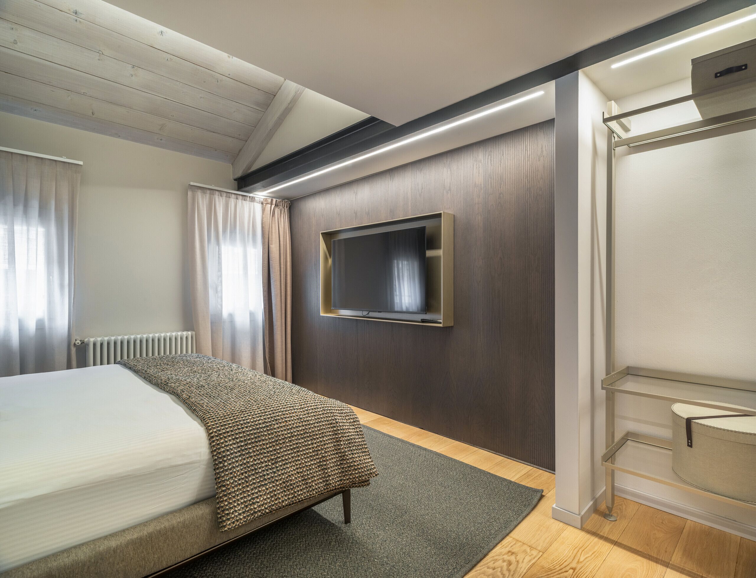2 habitaciones, tabla de planchar con plancha y wifi gratis 