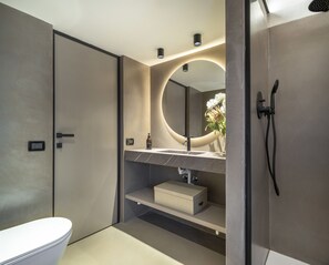Shower, hair dryer, towels - San Marco View Terrace Apartment R&R (Venecia)