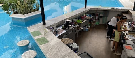 Innenpool, Außenpool