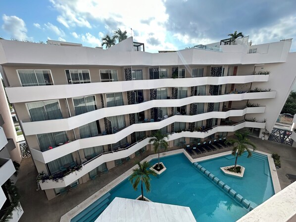 Indoor pool, outdoor pool