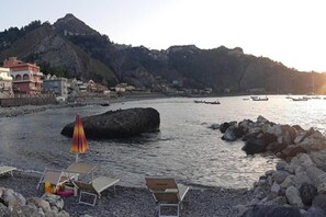 Beach nearby - Euribia Guest Houses (Giardini Naxos)