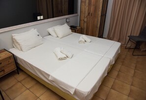 Lits bébé (gratuits), Wi-Fi gratuit, draps fournis