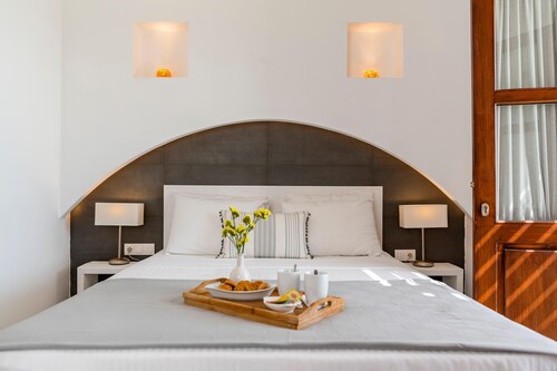 Traditional Lindian Polis - Suite 2