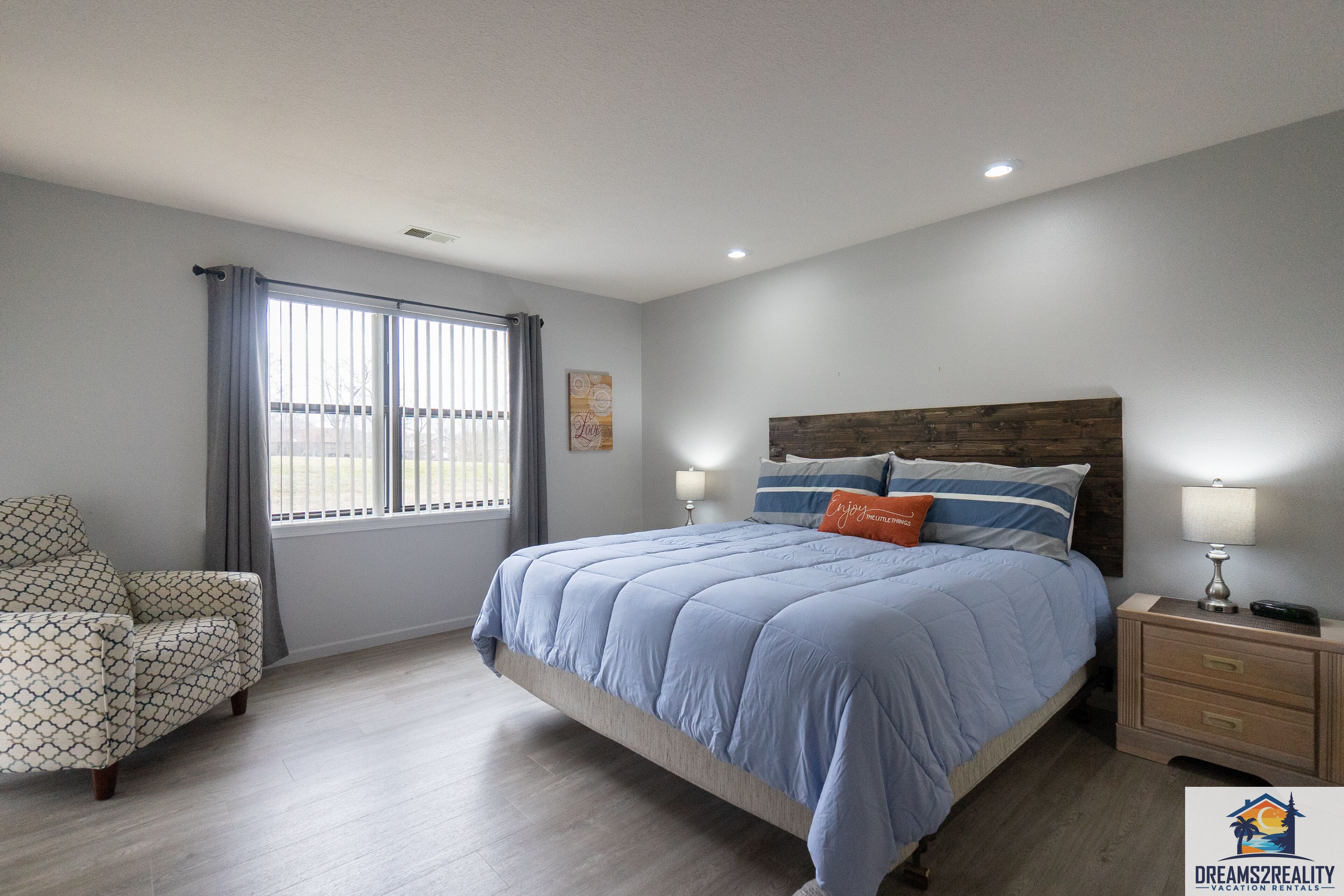 2 quartos, ferros/tábuas de passar roupa, Wi-Fi, roupa de cama