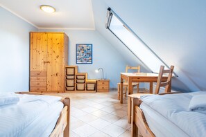 3 bedrooms, desk, travel crib, free WiFi