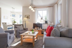 TV, fireplace, DVD player, stereo