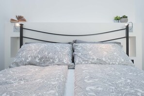 2 chambres, fer et planche à repasser, Wi-Fi gratuit, draps fournis
