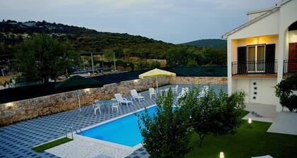 Holiday Home Vinac - Three Bedroom Holiday home with Pool