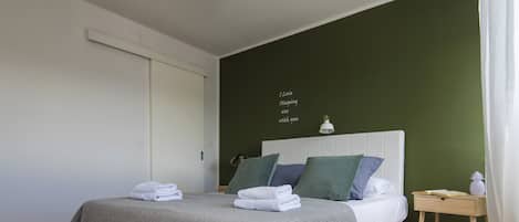 2 bedrooms, WiFi, bed sheets