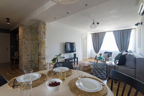 TV - Apartment LITA CENTER - Two bedroom apartment with balcony (Zadar)