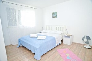 3 Schlafzimmer, Bügeleisen/Bügelbrett, WLAN, Bettwäsche