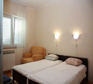 2 soverom, strykejern/-brett, wi-fi og sengetøy