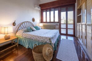 8 bedrooms, WiFi, bed sheets - Apulia Large Villa rental in San Cataldo near Lecce (San Cataldo)