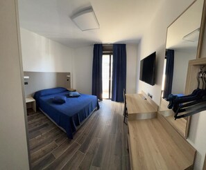 In-room safe, desk, iron/ironing board, free WiFi
