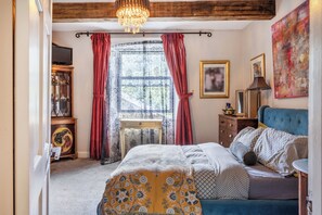 4 bedrooms, iron/ironing board, free WiFi, bed sheets - Hebden Bridge - House - Sleeps 8 - Pet Friendly (Hebden Bridge)