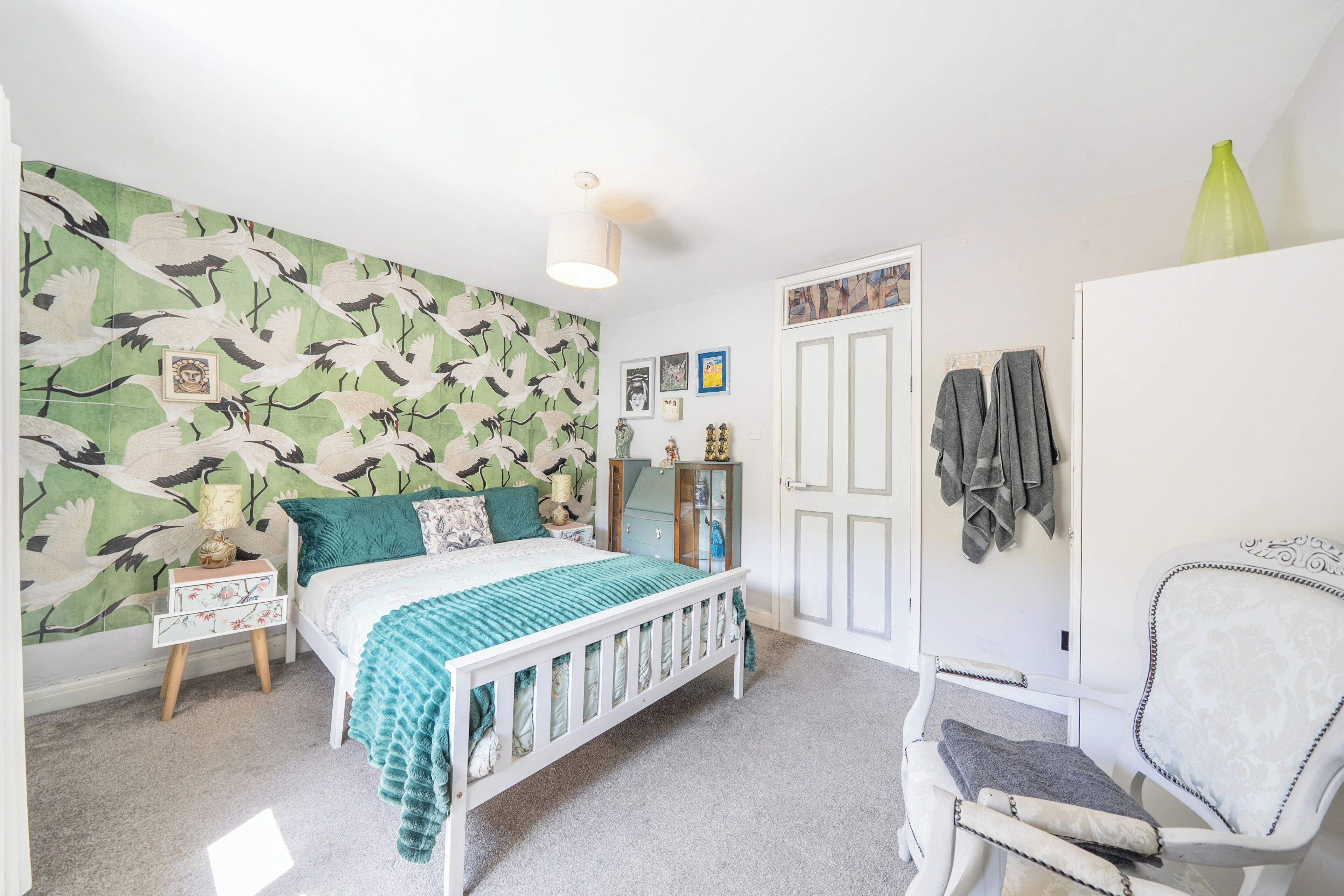 4 bedrooms, iron/ironing board, free WiFi, bed sheets