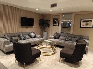 Sala de estar en el lobby