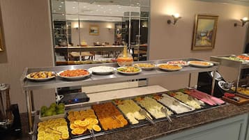 Free daily buffet breakfast