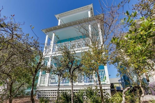 House, 4 Bedrooms | Exterior