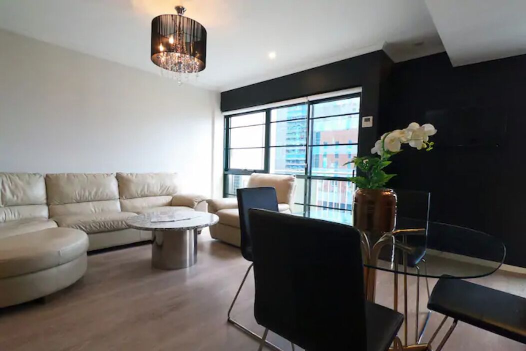 1003 Stunning 2 Bedroom penthouse in the CBD