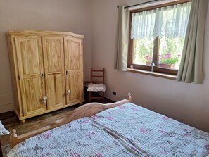 2 Schlafzimmer, Bügeleisen/Bügelbrett, Reisekinderbett, kostenloses WLAN