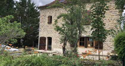 Maison au calme avec piscine privée, sécurisée et chauffée de juin à septembre