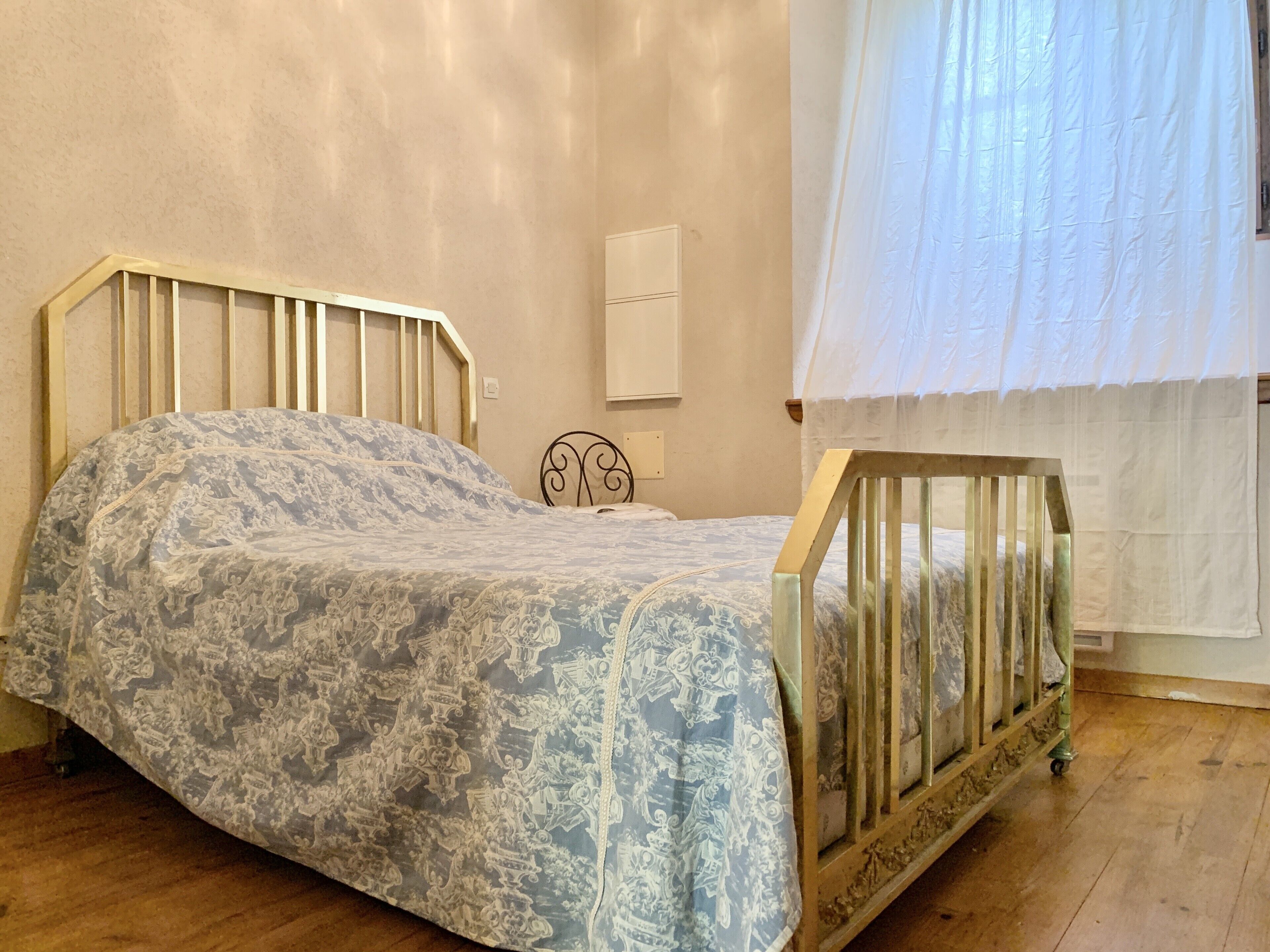 1 室のベッドルーム、WiFi、ベッドシーツ