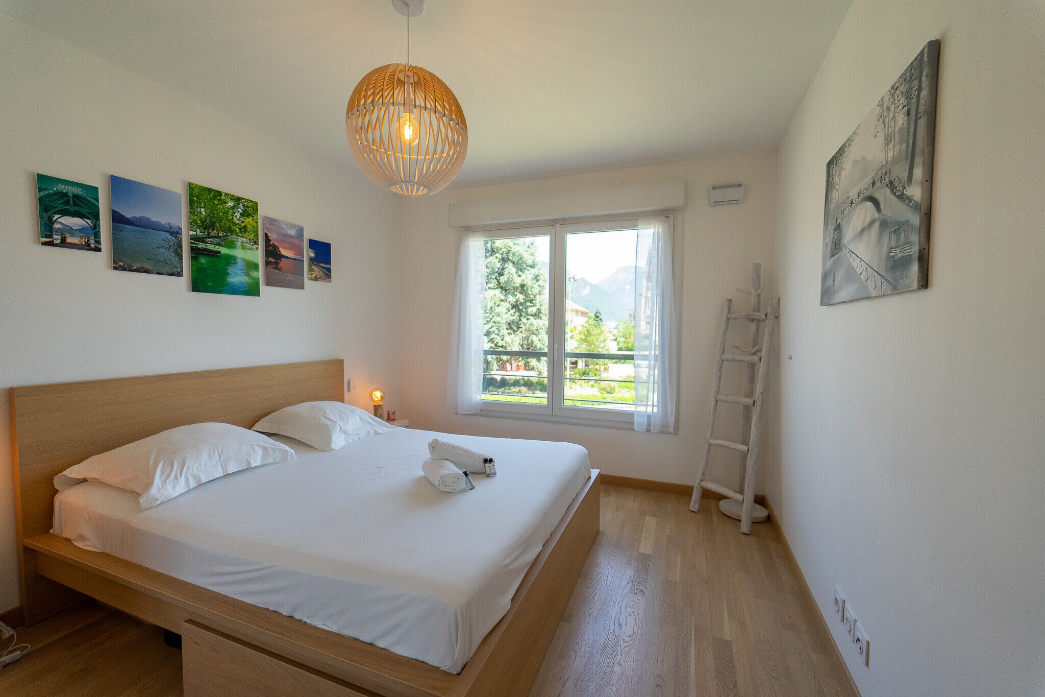 2 soverom, strykejern/-brett, reiseseng for barn og wi-fi