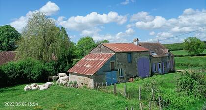 Ferienhaus altes Bauernhaus in Mauvrain, Wandern in Waldnähe, 2 bis 9 Personen