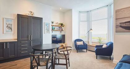 Host & Stay | Seaview Retreat